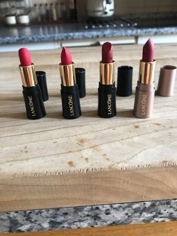 Nové rtěnky, nausnice, 3 orig.Lancome, spony , depilator - 7