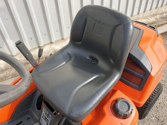 Zahradní traktor rider Husqvarna R216 AWD - 7