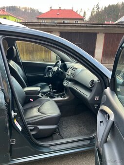 TOYOTA RAV4 2.2D 130kw bez koroze - 7