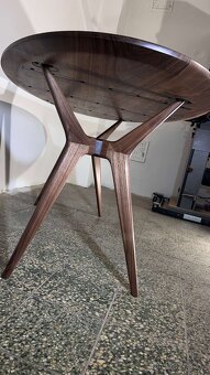 Designový stůl z amerického ořechu - 7