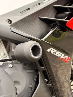 Aprilia RSV4 FACTORY - 7