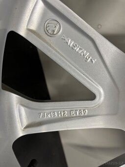 Škoda Scala R18 Vega Zánovní zimní pneu - 7