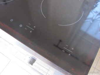 VESTAVNÁ TROUBA + DESKA + DIGESTOŘ - ELECTROLUX - 7