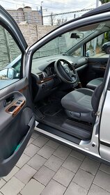 VW Sharan 2.0 TDI DPF Comfortline / 7 míst / Klima - 7