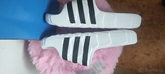 Nové pantofle Adidas Adilette 22, vel. 39 - 7