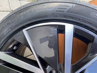VEGA AERO orig.skoda Superb3V 5x112 8j x19 ET 44 235 50R19 - 7
