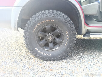 Nissan Patrol GR - 7