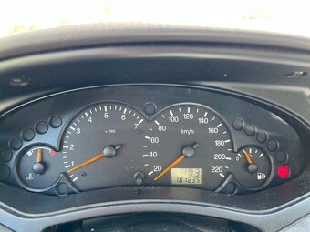 Ford Focus 1,6 Zetec - 7