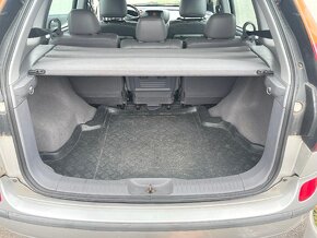 Nissan Almera Tino - 7