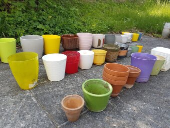 Obaly na rostliny různé velikosti 83 ks + květináče 190 ks - 7