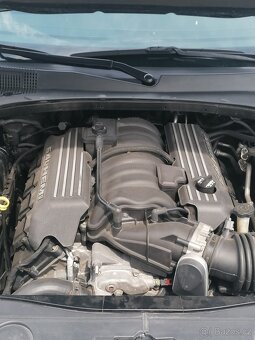 Dodge Charger SRT - 7