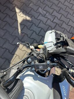 Honda CB125F bouraná - 7