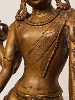 Bronzová socha bodhisattvy Avalókitéšvary (Padmapáni) - 7