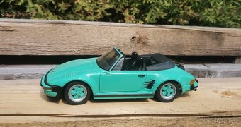 Porsche 911 turbo cabrio 930 slant nose 1:18 - 7