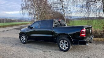 Dodge RAM 1500 Laramie, V8 5,7 HEMI eTorque 4x2 - 7