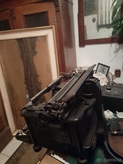 Starožitný psací stroj - 7