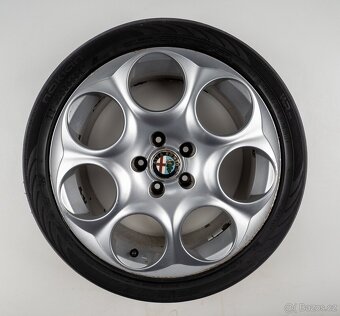 Alfa Romeo Giulietta - Originání 17" alu kola - Zimní pneu - 7