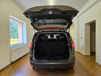 Ford S-Max 2,0TDCi 120kW Titanium 7 sedadel - 7