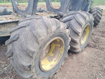 Vyvážecí souprava JOHN DEERE 1110E iT4 - 7
