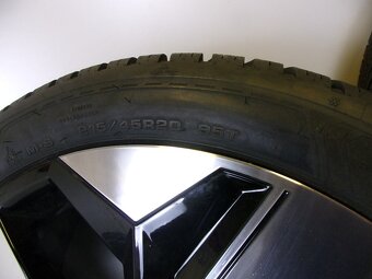 Celoroční sada Renault 7x20 ET34 5x114,3x66 - 215/45/20 95T - 7