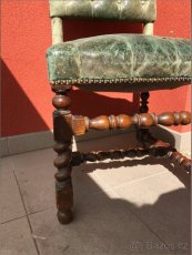 Starožitné zámecké křeslo kožené s kováním - 7