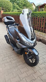 Skútr Honda PCX 125 1.majitel pouze 3655km jako NOVÉ. - 7