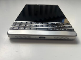 BlackBerry Passport Silver edition - 7