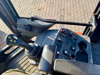 Kloubový nakladač CAT 908 České SPZ - 7