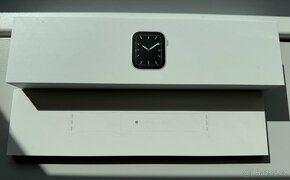 Apple Watch Series 5, Silver Aluminum Case, 40mm - 7