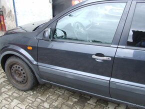 Prodám náhradní díly Ford Fusion + 1.4 benzín Facelift - 7