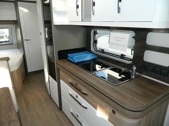 Karavan Hobby 650 KMFe Excellent Edition - 7