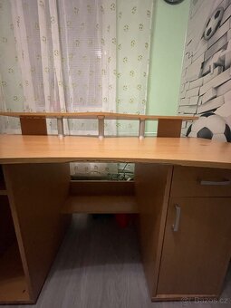 Počítačový stůl - 7