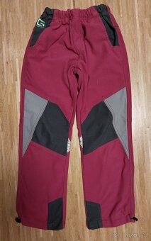 Softshellové kalhoty v. 134 a modré sportovní v.128 - 7