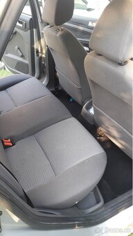 Ford Focus II - 1,6 benzin, 74kW - 7