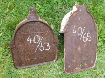 prodám litinovou výlevku, ruční mandl, litinové podstavce... - 7