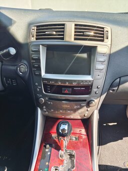 Lexus IS 250 V6 153 kw - 7
