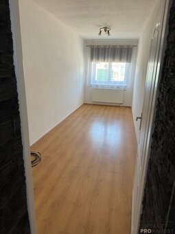 Pronájem bytu 3+1 v Moravském Krumlově s dvorkem, byt 3+1 Mo - 7