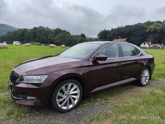 Škoda Superb. Nové v ČR. 1. Majitel, tažné, 100 tis km. - 7