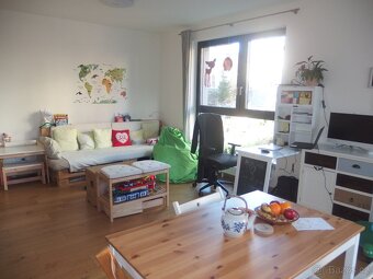 Pronájem bytu 2+kk (ca 60 m2) s terasou i parkováním, LB - 7