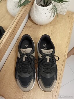 Under Armour pánské teenisky vel. 46/47 kožené - 7