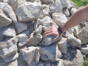Drtič kamene, betonu , stavební suti - 7