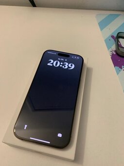 Prodám iPhone 16 pro - 7