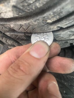 Zimní pneu 195/65 r15 Bf goodfich na discich Renault - 7