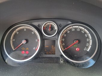 Prodám Opel Corsa 1,3 Cdi uvedení do provozu 5/2010 - 7
