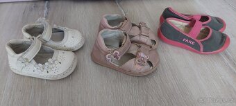 Balíček oblečení a bot. - 7