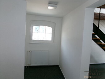 Pronájem kanceláře s galerií 36m2 blízko centra Brna - 7