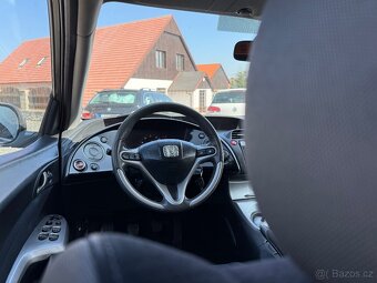 Honda Civic 1.4i 61kw klima-DVD-2006 super stav - 7