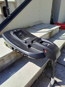 Britax Römer Baby-Safe Core + základna - 7
