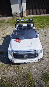 Dětské elektrické autíčko Toyota Tundra 12V - 7