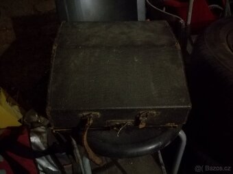 kufříkový psací stroj v originálním pouzdře Cena dohodou. - 7